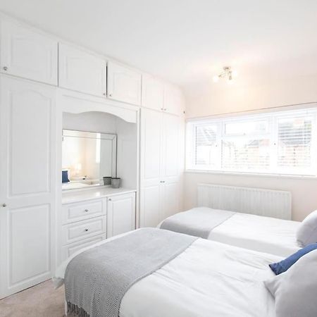 3 Bed House/Garden/Wi-Fi/Parking/Central Location Villa Guildford Buitenkant foto